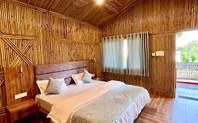 Bamboo Garden Cottages And Cafe